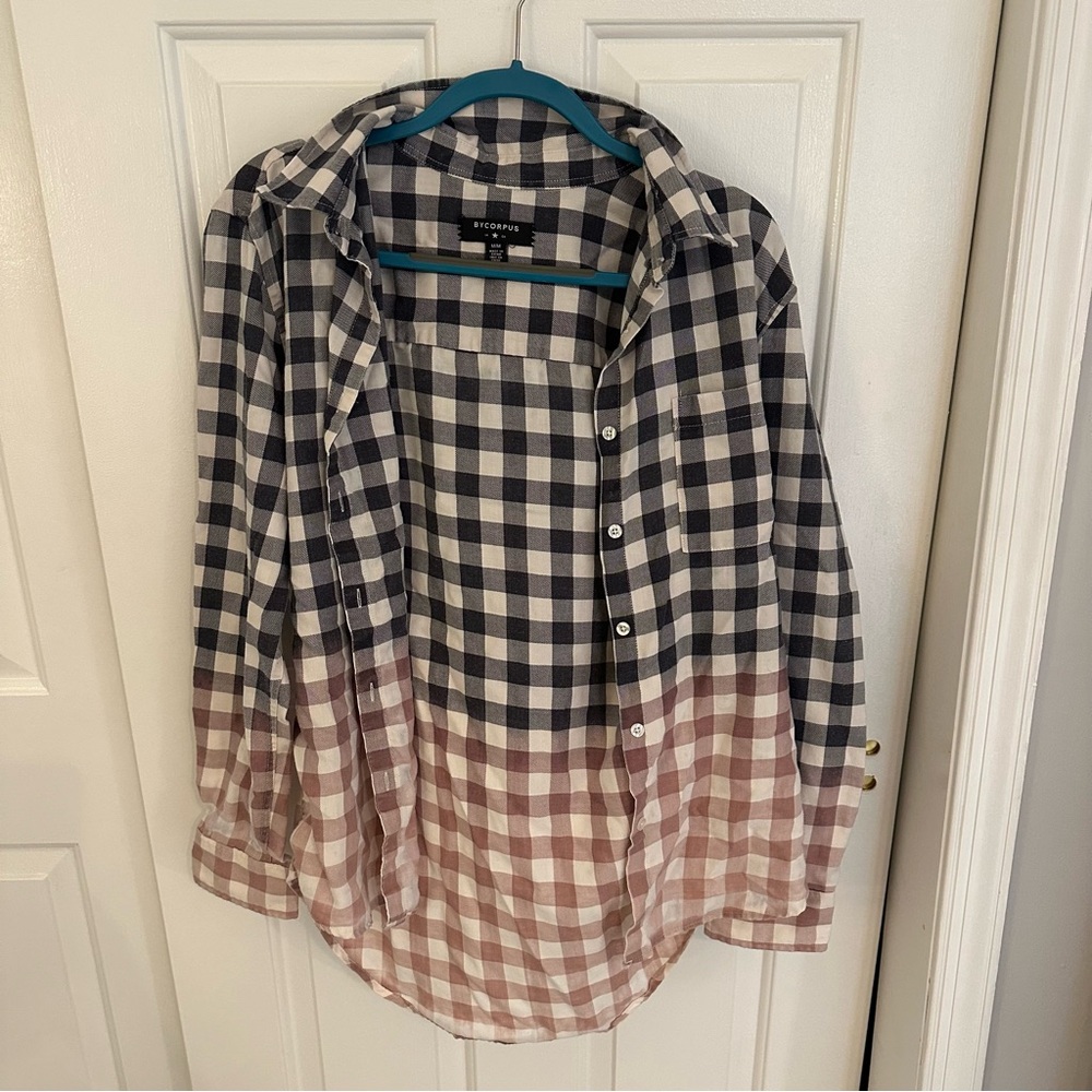 Women’s Flannel SIZE MEDIUM